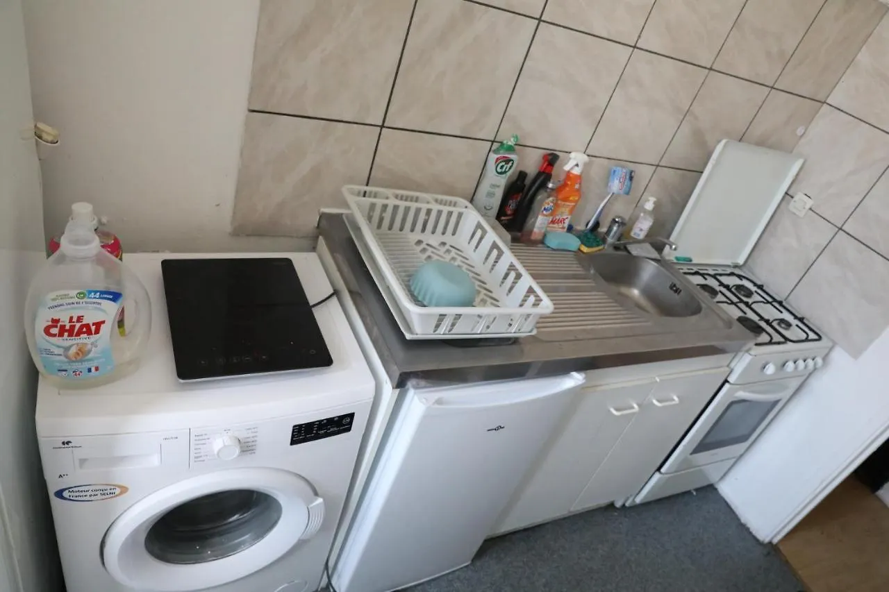 Appartement Spacieux Lille 15 Hostel
